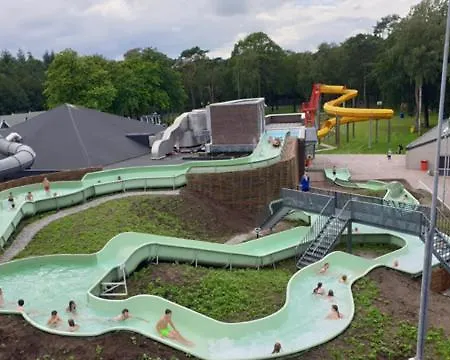 Groepsvilla | 24 Personen Vila *